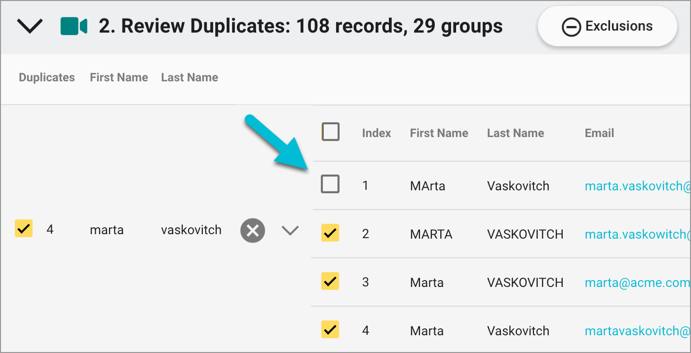 merge-duplicates-contacts-step-2-marta-one-deselected-w-arrow-700w.png